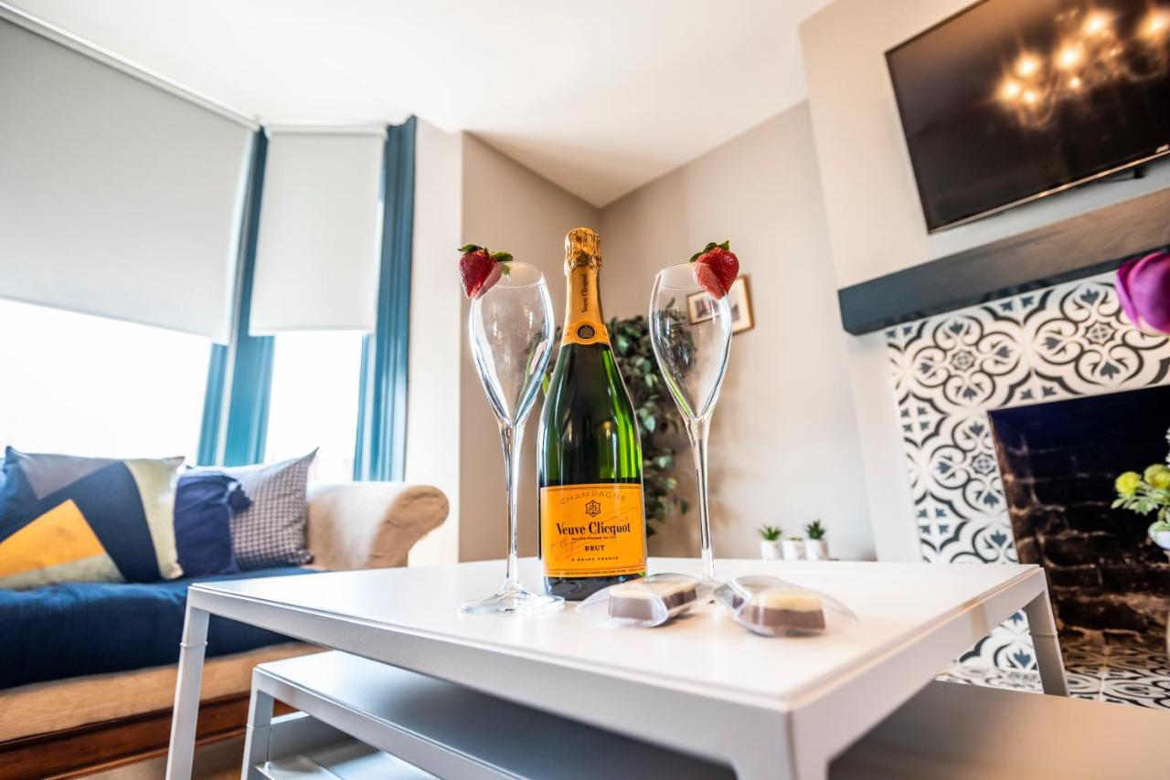 3 -Min Walk To Southport Pier & Beach Fast Wi-Fi & Perfect Getaway Eksteriør billede